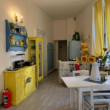 Napoli Da Vivere Suites Giudecca Esterno foto