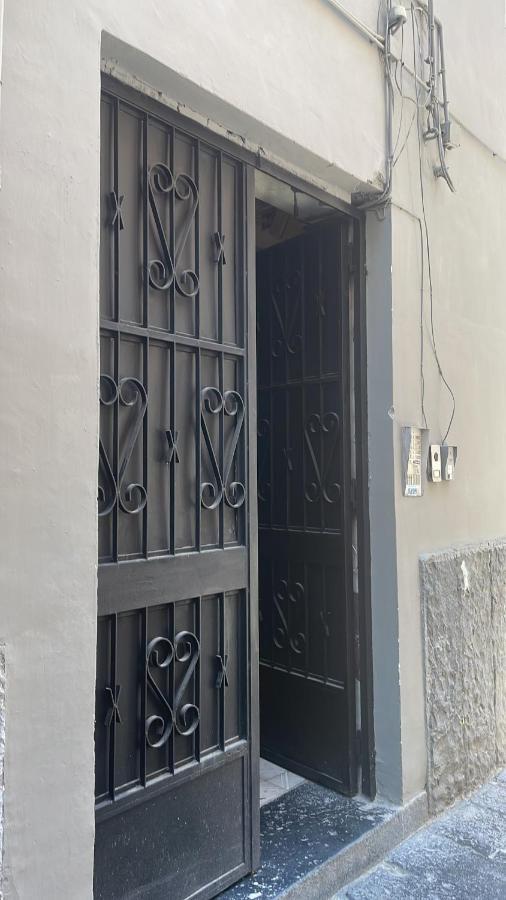 Napoli Da Vivere Suites Giudecca Esterno foto
