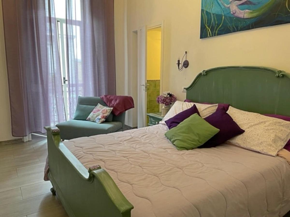 Napoli Da Vivere Suites Giudecca Esterno foto