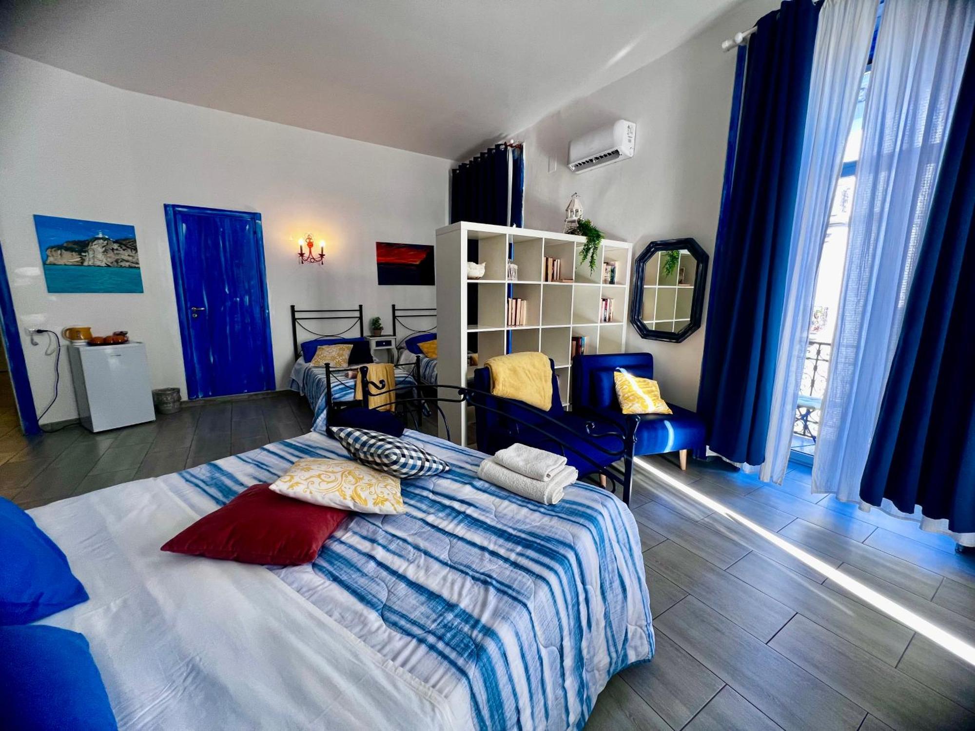 Napoli Da Vivere Suites Giudecca Esterno foto
