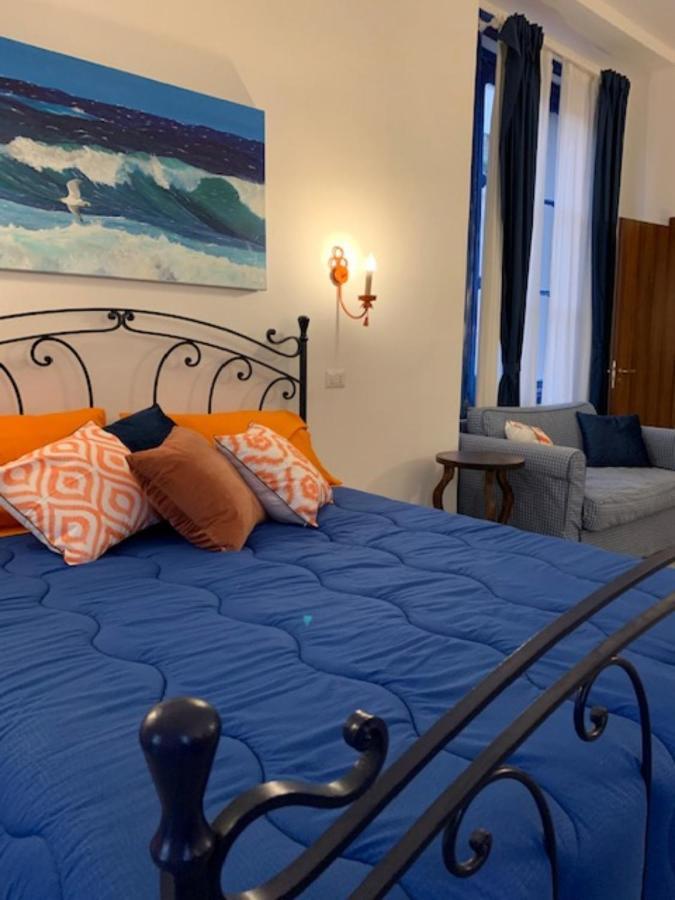 Napoli Da Vivere Suites Giudecca Esterno foto